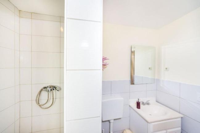 Apartments Elvir Нин Екстериор снимка