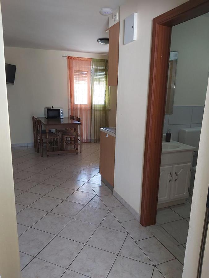 Apartments Elvir Нин Екстериор снимка