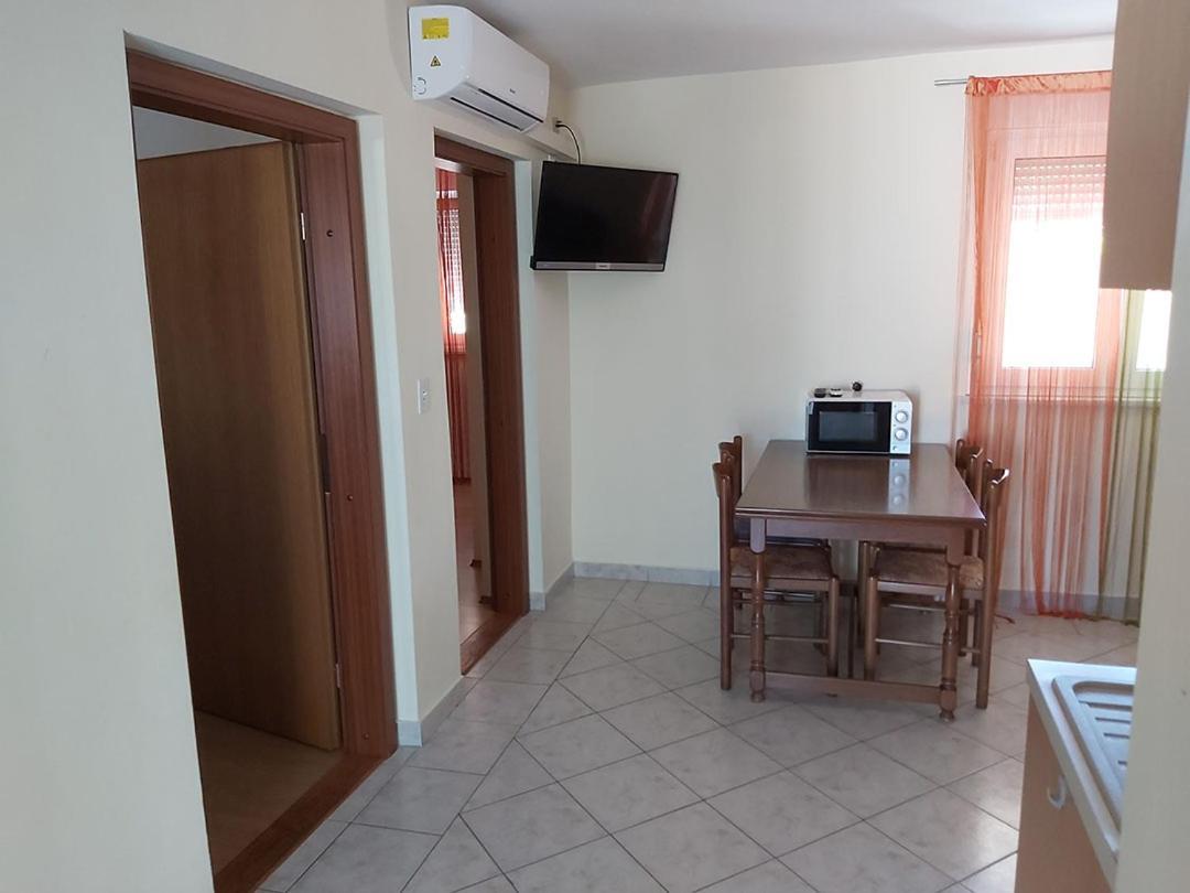 Apartments Elvir Нин Екстериор снимка