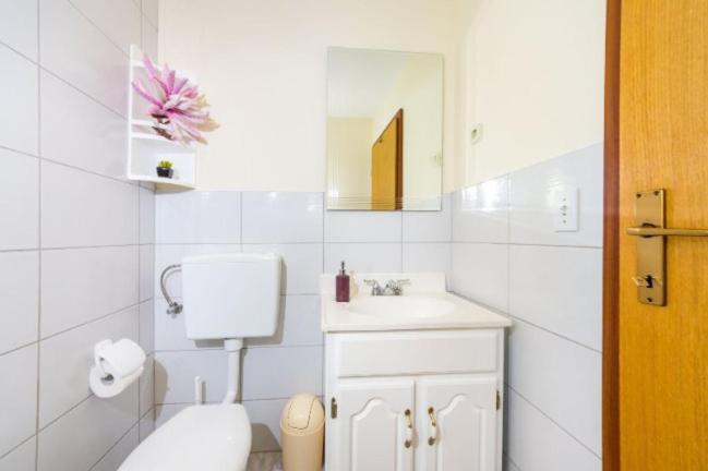 Apartments Elvir Нин Екстериор снимка