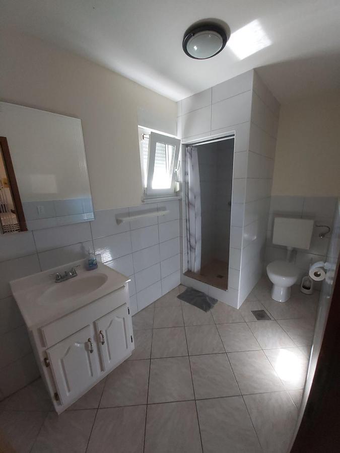 Apartments Elvir Нин Екстериор снимка