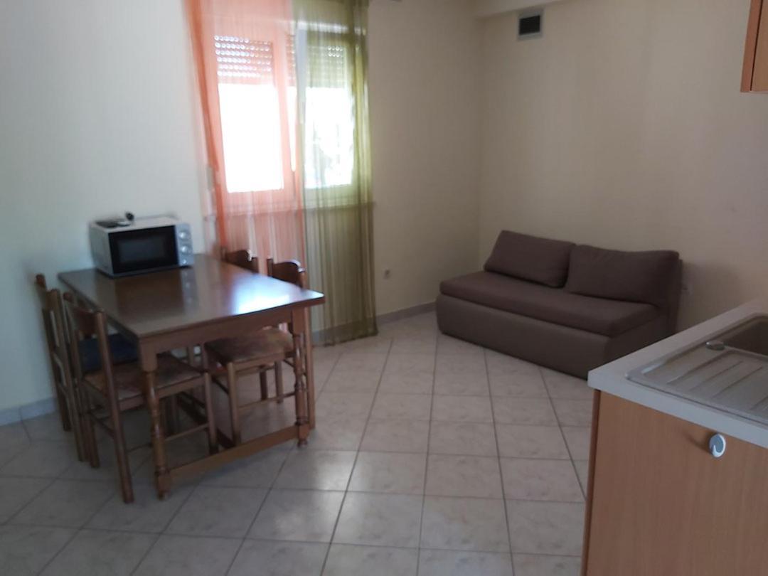 Apartments Elvir Нин Екстериор снимка