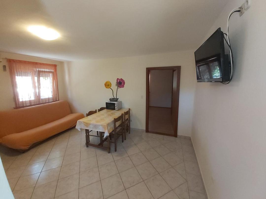 Apartments Elvir Нин Екстериор снимка