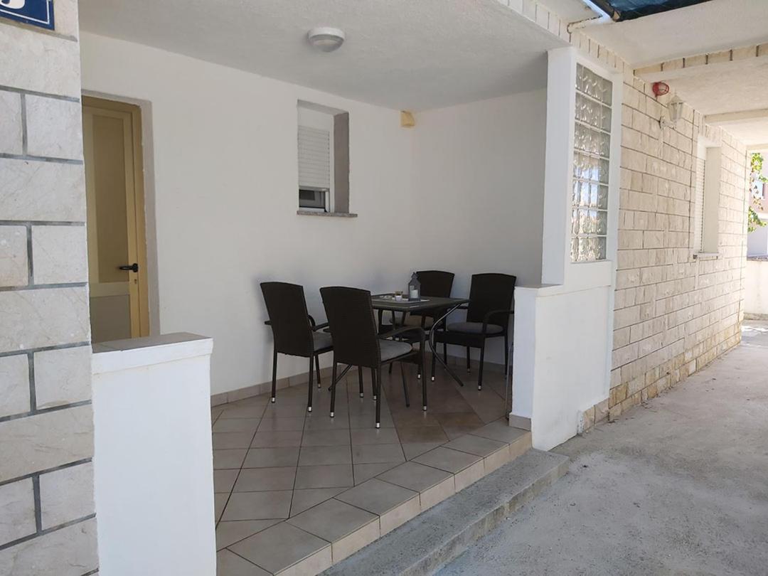 Apartments Elvir Нин Екстериор снимка