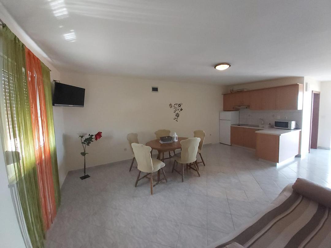 Apartments Elvir Нин Екстериор снимка