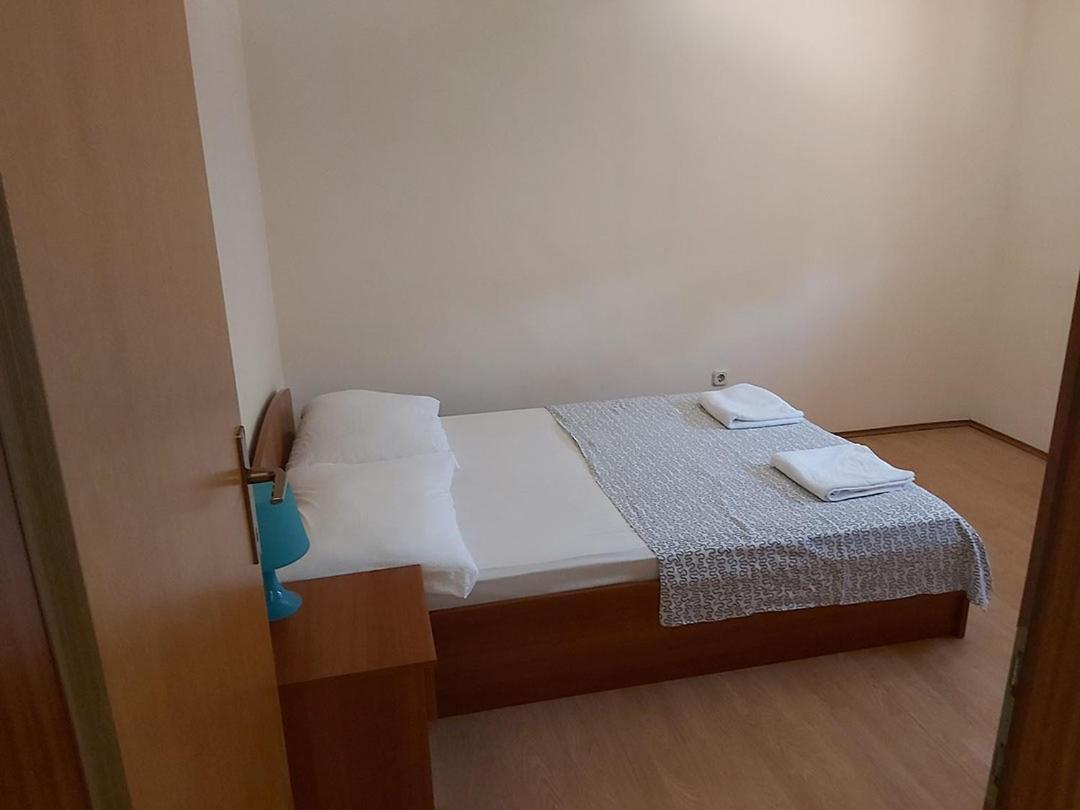 Apartments Elvir Нин Екстериор снимка