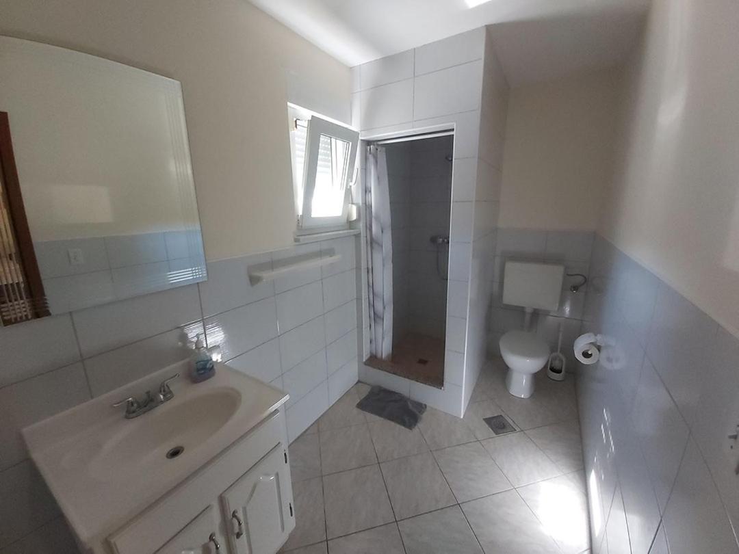 Apartments Elvir Нин Екстериор снимка